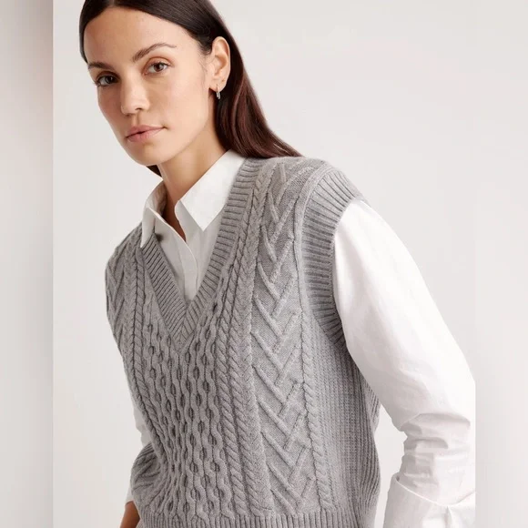 NWOT Quince Australian Merino Wool Cable Sweater Vest size M - Picture 2 of 10